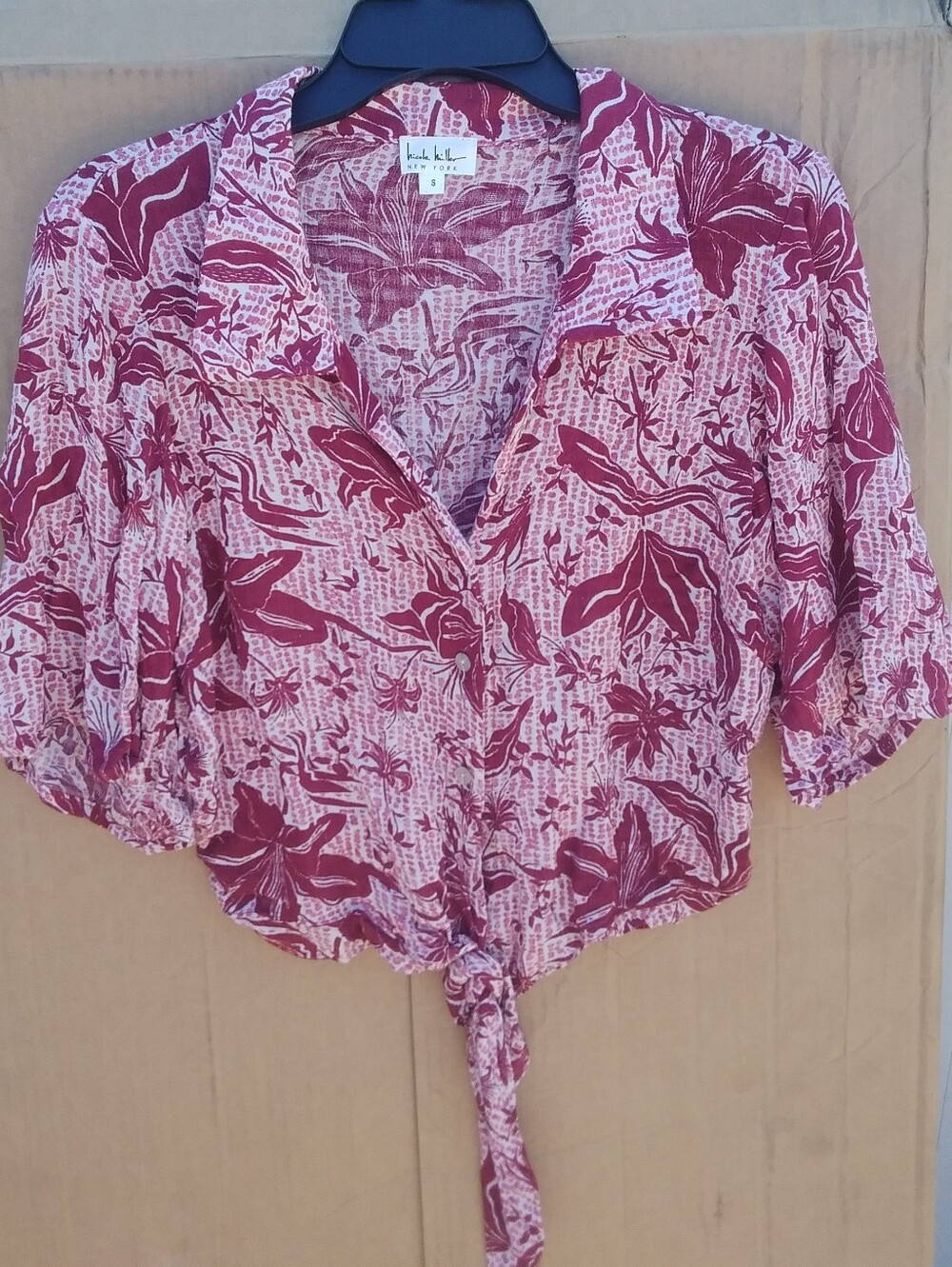 Nicole Miller Tropical Crop Top Shirt Rayon Red Short Sleeve Summer Vacation